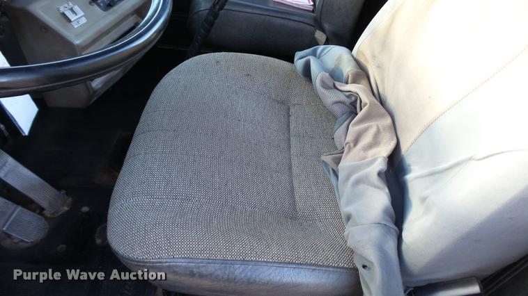 image for item DA1186 1991 Mack RW713 semi truck