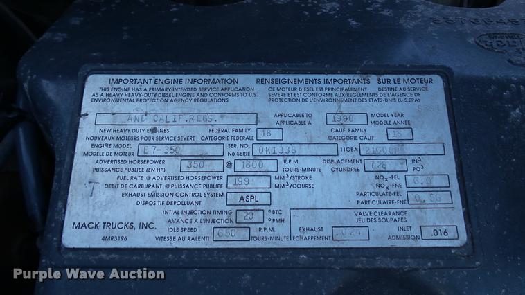 image for item DA1186 1991 Mack RW713 semi truck