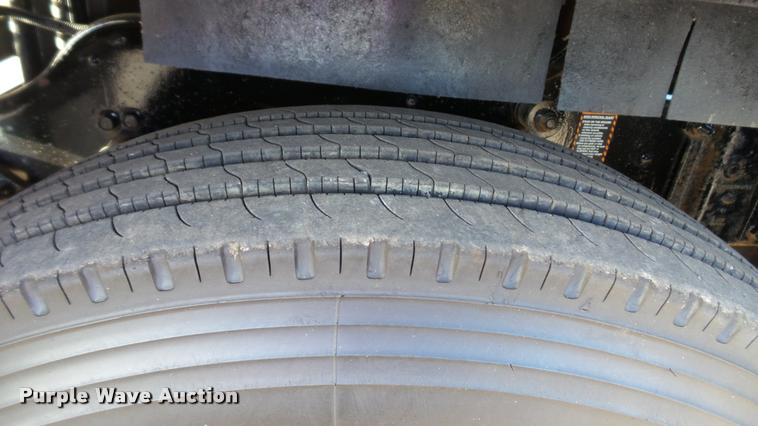 image for item DA1186 1991 Mack RW713 semi truck