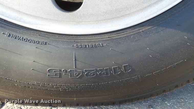 image for item DA1186 1991 Mack RW713 semi truck