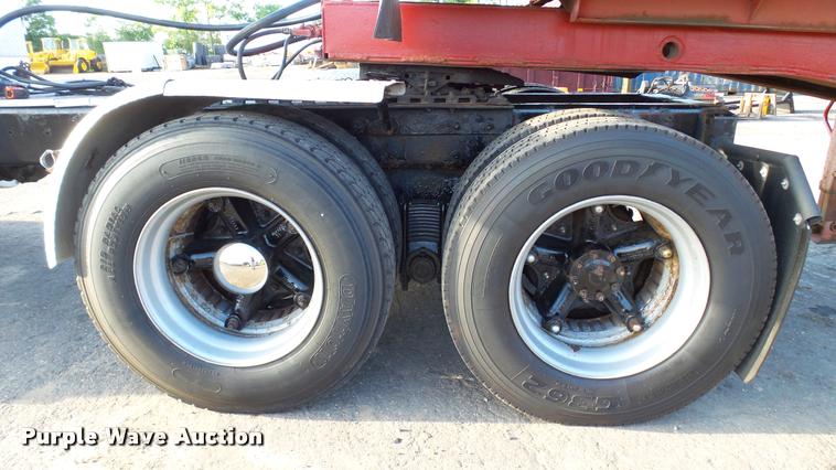 image for item DA1186 1991 Mack RW713 semi truck