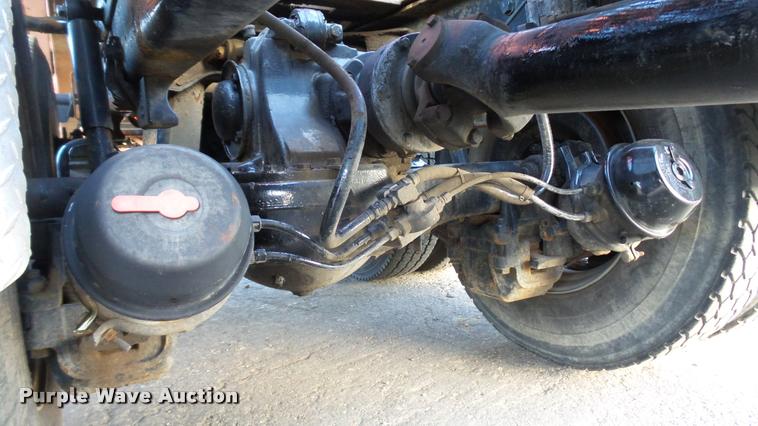 image for item DA1186 1991 Mack RW713 semi truck