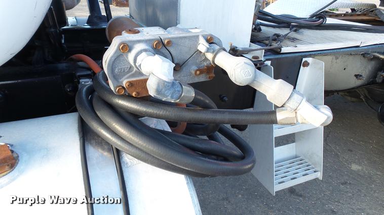 image for item DA1186 1991 Mack RW713 semi truck