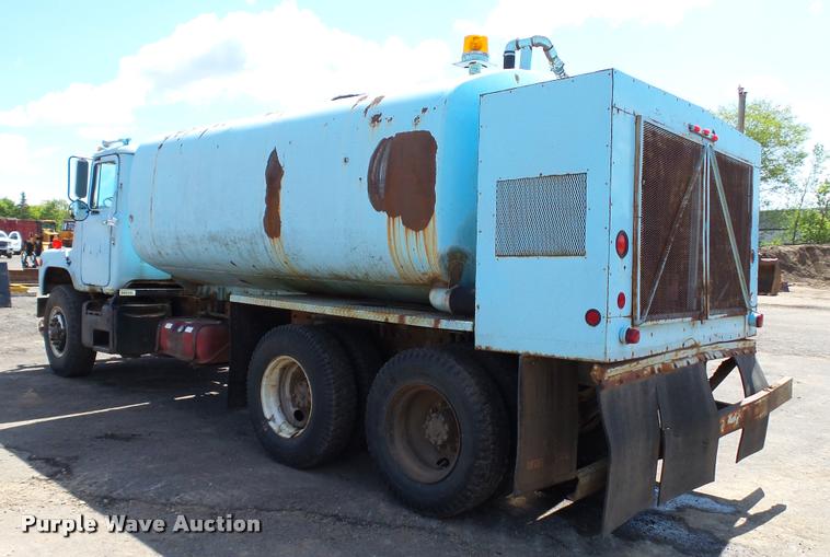 image for item DA1189 1974 Mack tank truck