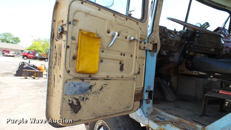 image for item DA1189 1974 Mack tank truck