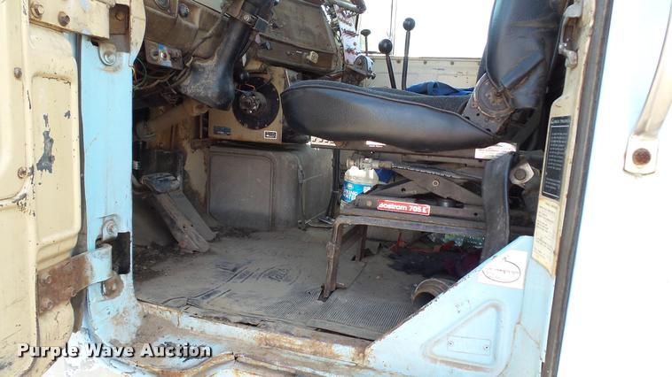 image for item DA1189 1974 Mack tank truck