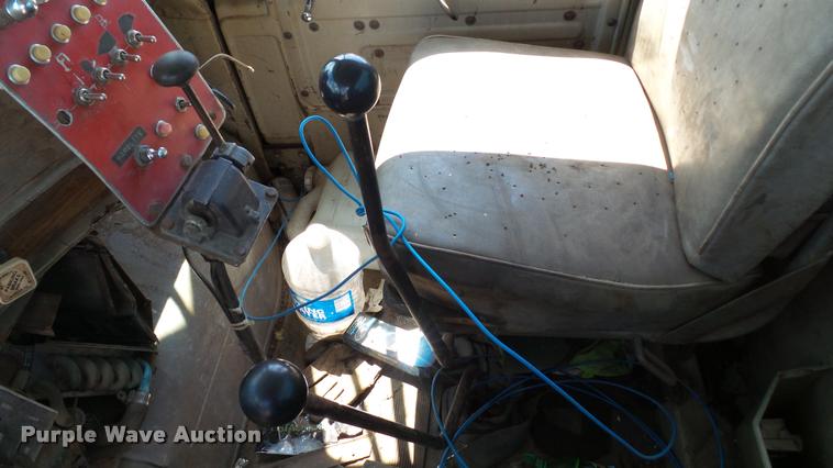 image for item DA1189 1974 Mack tank truck