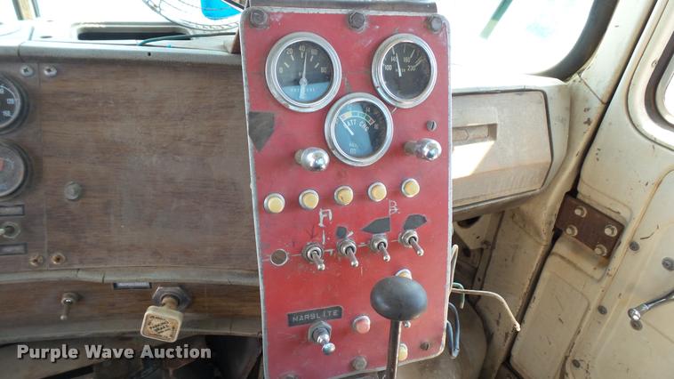 image for item DA1189 1974 Mack tank truck