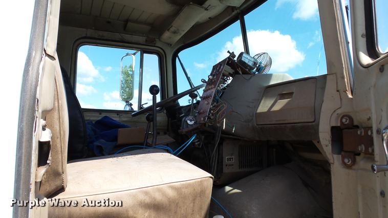 image for item DA1189 1974 Mack tank truck