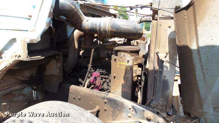 image for item DA1189 1974 Mack tank truck