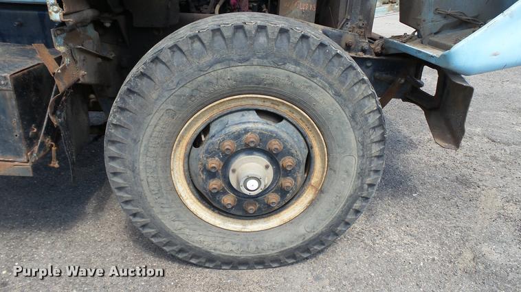 image for item DA1189 1974 Mack tank truck