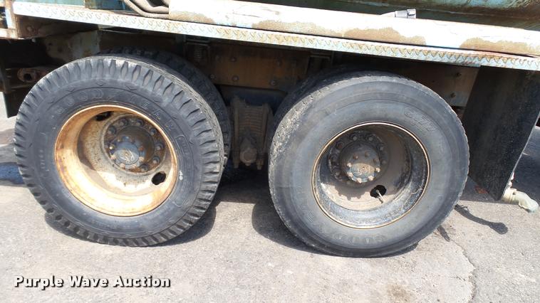 image for item DA1189 1974 Mack tank truck