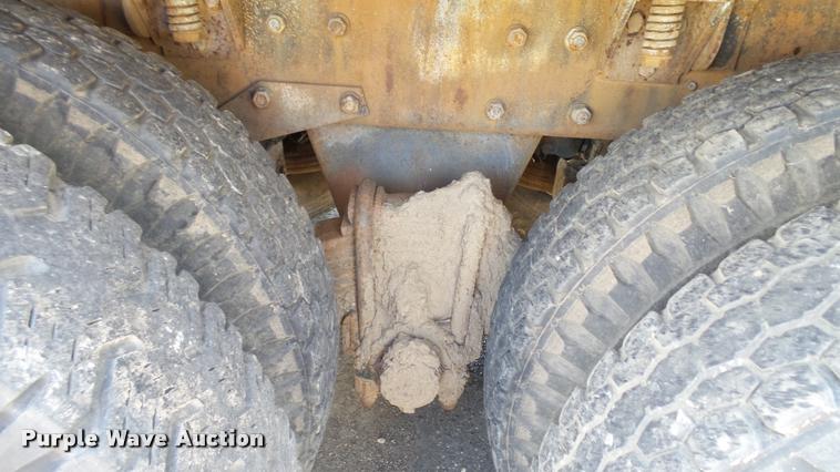 image for item DA1189 1974 Mack tank truck