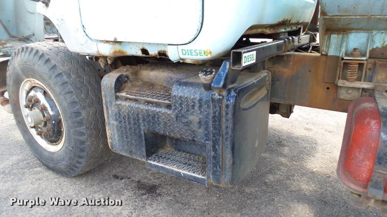 image for item DA1189 1974 Mack tank truck