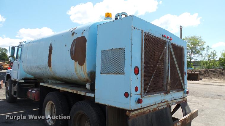 image for item DA1189 1974 Mack tank truck