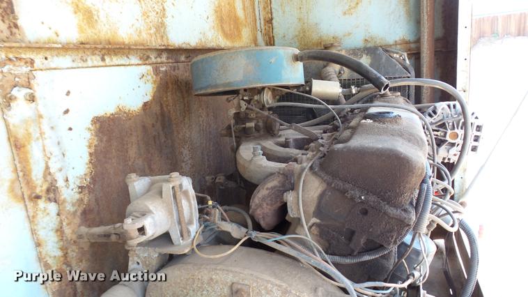 image for item DA1189 1974 Mack tank truck