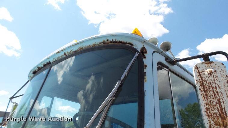 image for item DA1189 1974 Mack tank truck