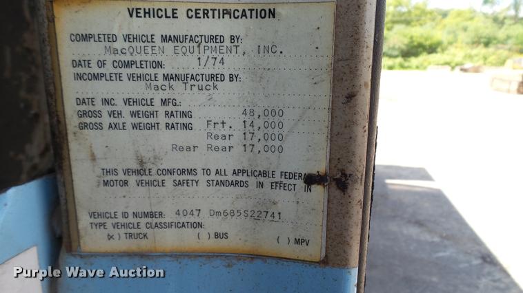 image for item DA1189 1974 Mack tank truck