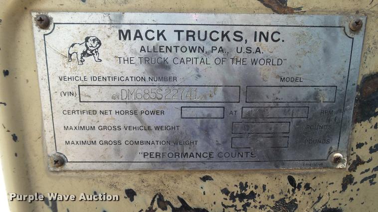image for item DA1189 1974 Mack tank truck