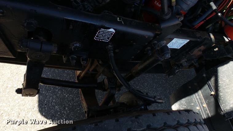 image for item DA1191 2005 Mack CHN613 semi truck