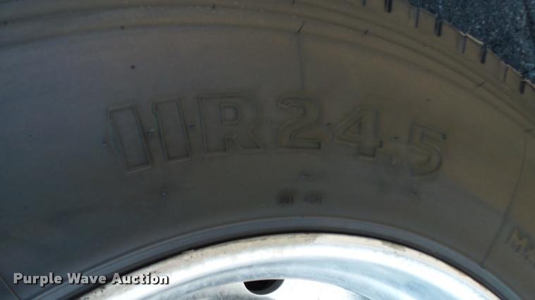 image for item DA1191 2005 Mack CHN613 semi truck