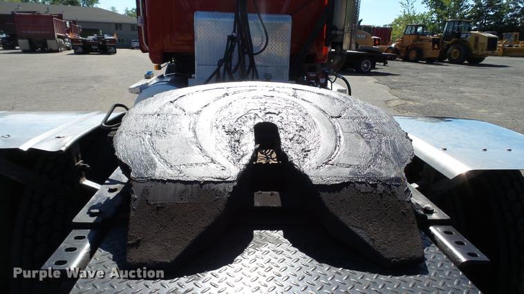 image for item DA1191 2005 Mack CHN613 semi truck