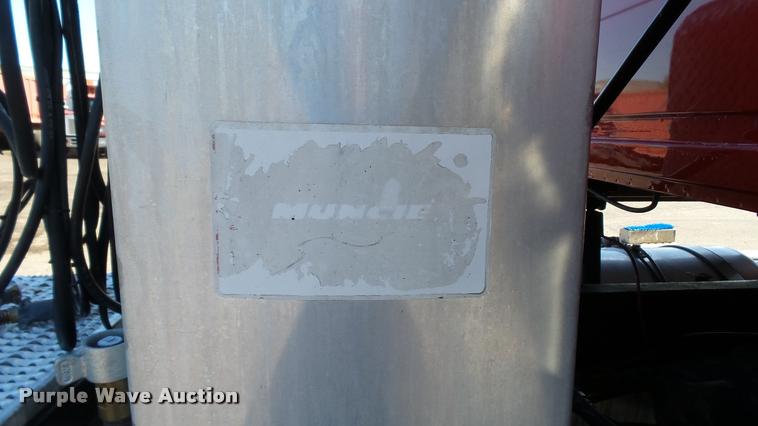 image for item DA1191 2005 Mack CHN613 semi truck