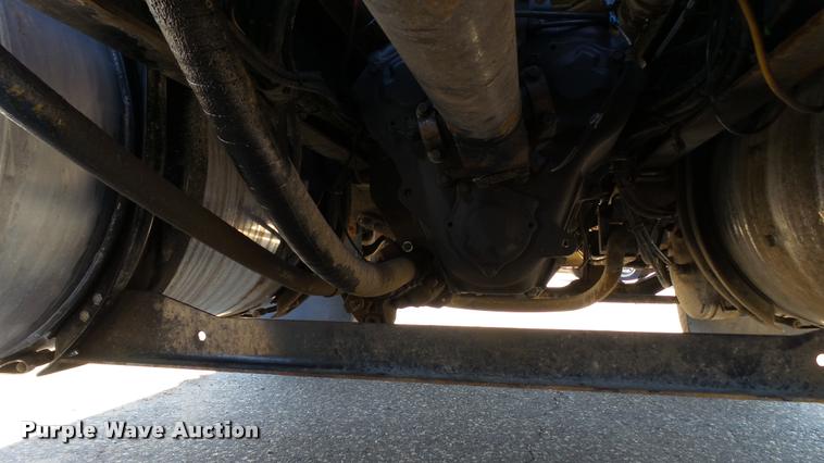 image for item DA1191 2005 Mack CHN613 semi truck