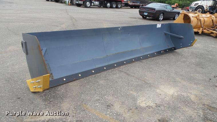 image for item DA1197 Loader snow pusher box