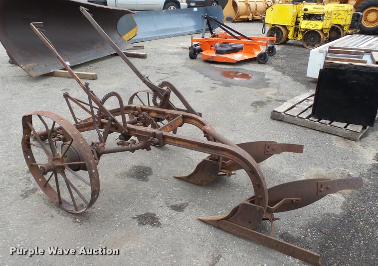 image for item DA1201 Two bottom plow