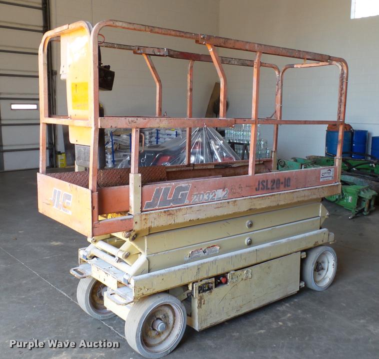 image for item DA1207 JLG 2032E2 scissor lift