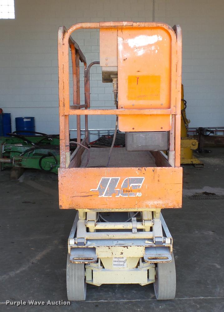 image for item DA1207 JLG 2032E2 scissor lift