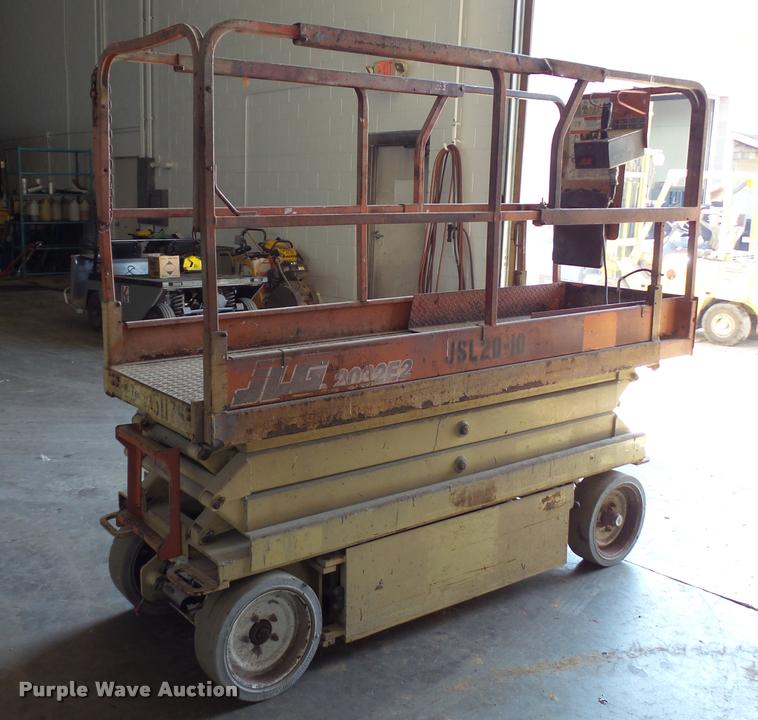 image for item DA1207 JLG 2032E2 scissor lift