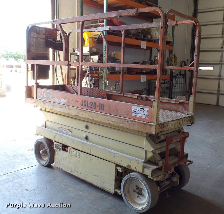 image for item DA1207 JLG 2032E2 scissor lift