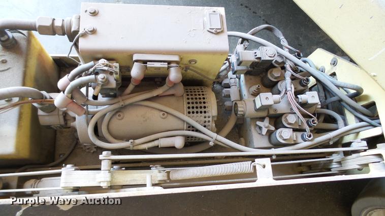 image for item DA1207 JLG 2032E2 scissor lift