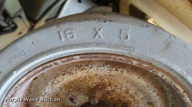 image for item DA1207 JLG 2032E2 scissor lift