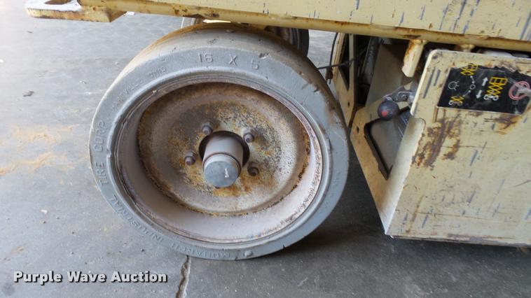 image for item DA1207 JLG 2032E2 scissor lift