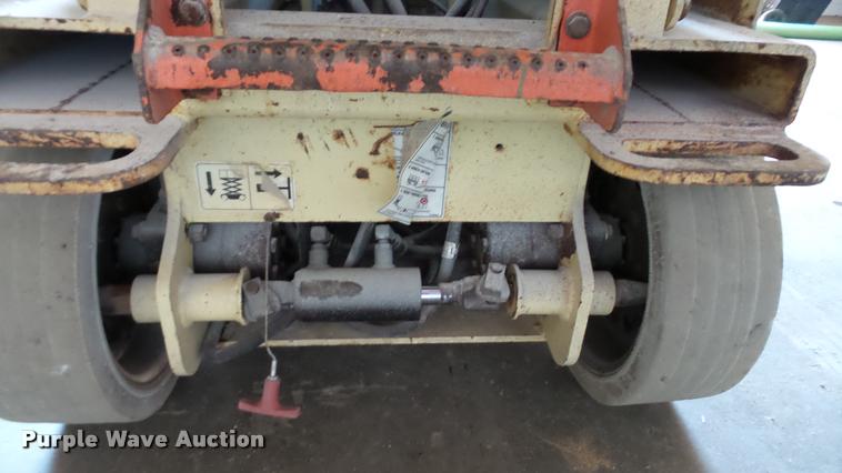 image for item DA1207 JLG 2032E2 scissor lift