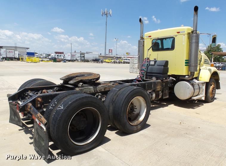 image for item DB4073 1999 Kenworth T800 semi truck