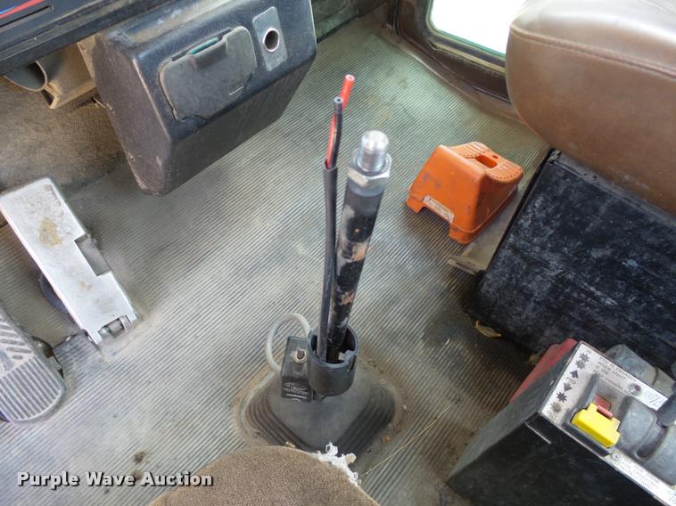 image for item DB4073 1999 Kenworth T800 semi truck