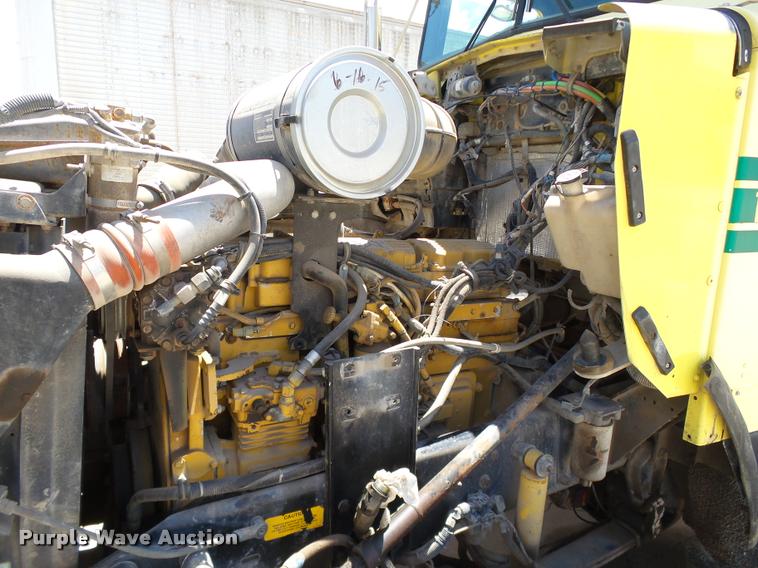 image for item DB4073 1999 Kenworth T800 semi truck