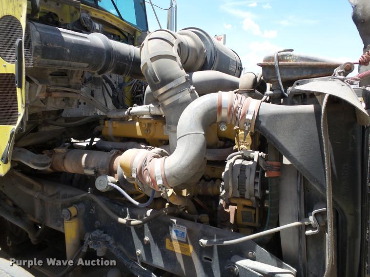 image for item DB4073 1999 Kenworth T800 semi truck