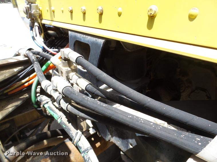 image for item DB4073 1999 Kenworth T800 semi truck