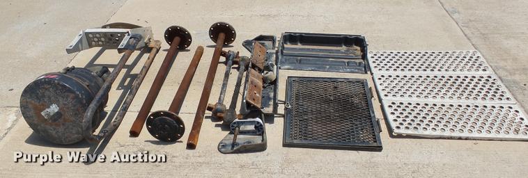 image for item DB4073 1999 Kenworth T800 semi truck