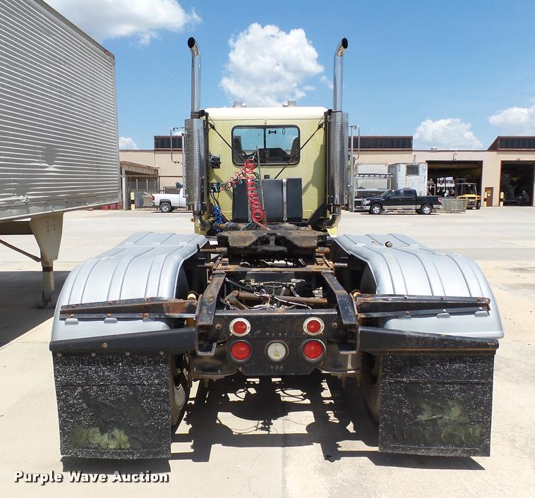 image for item DB4074 1996 Freightliner FLD semi truck