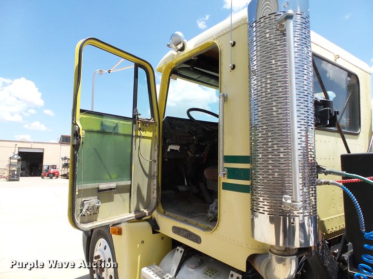 image for item DB4074 1996 Freightliner FLD semi truck