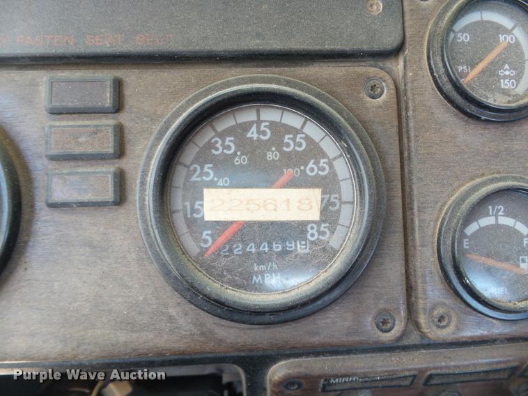 image for item DB4074 1996 Freightliner FLD semi truck