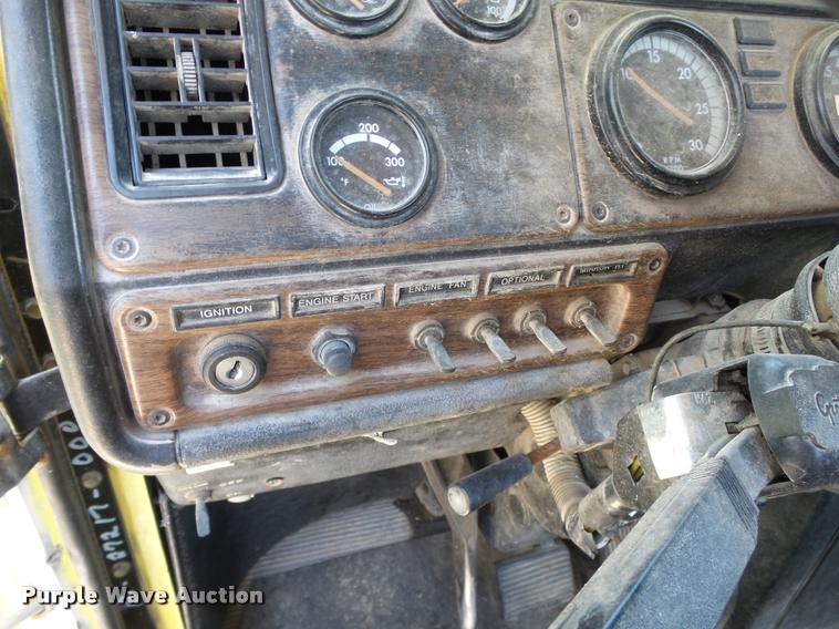 image for item DB4074 1996 Freightliner FLD semi truck