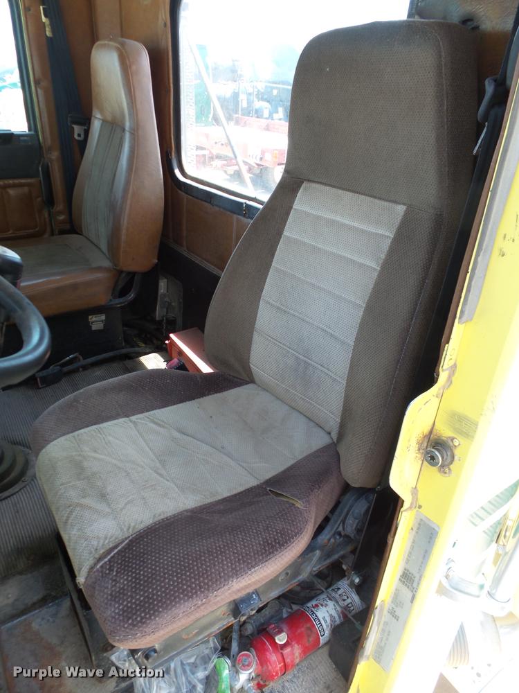 image for item DB4074 1996 Freightliner FLD semi truck