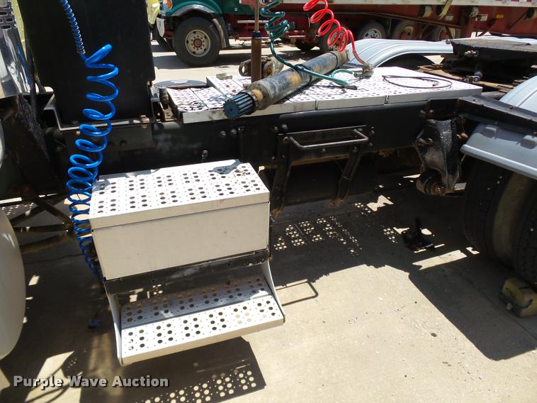 image for item DB4074 1996 Freightliner FLD semi truck